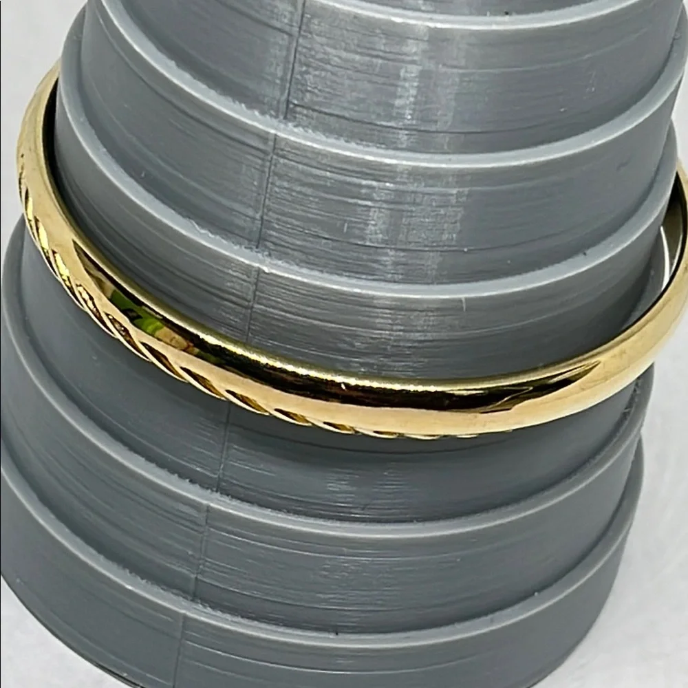 Elegant large Gold-Tone bangle modern bracelet